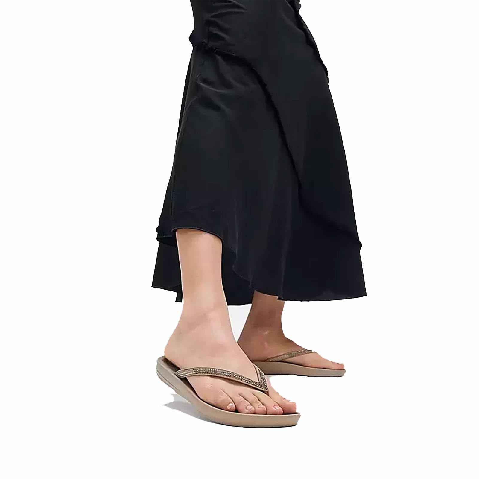 Fitflop Women’s Iqushion Ombre Sparkle Flip-Flops On Taupe/Pewter