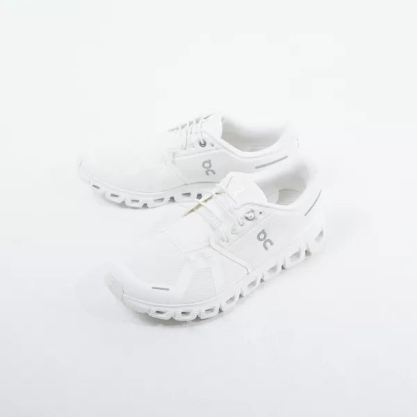 On Women's Cloud 6, White
